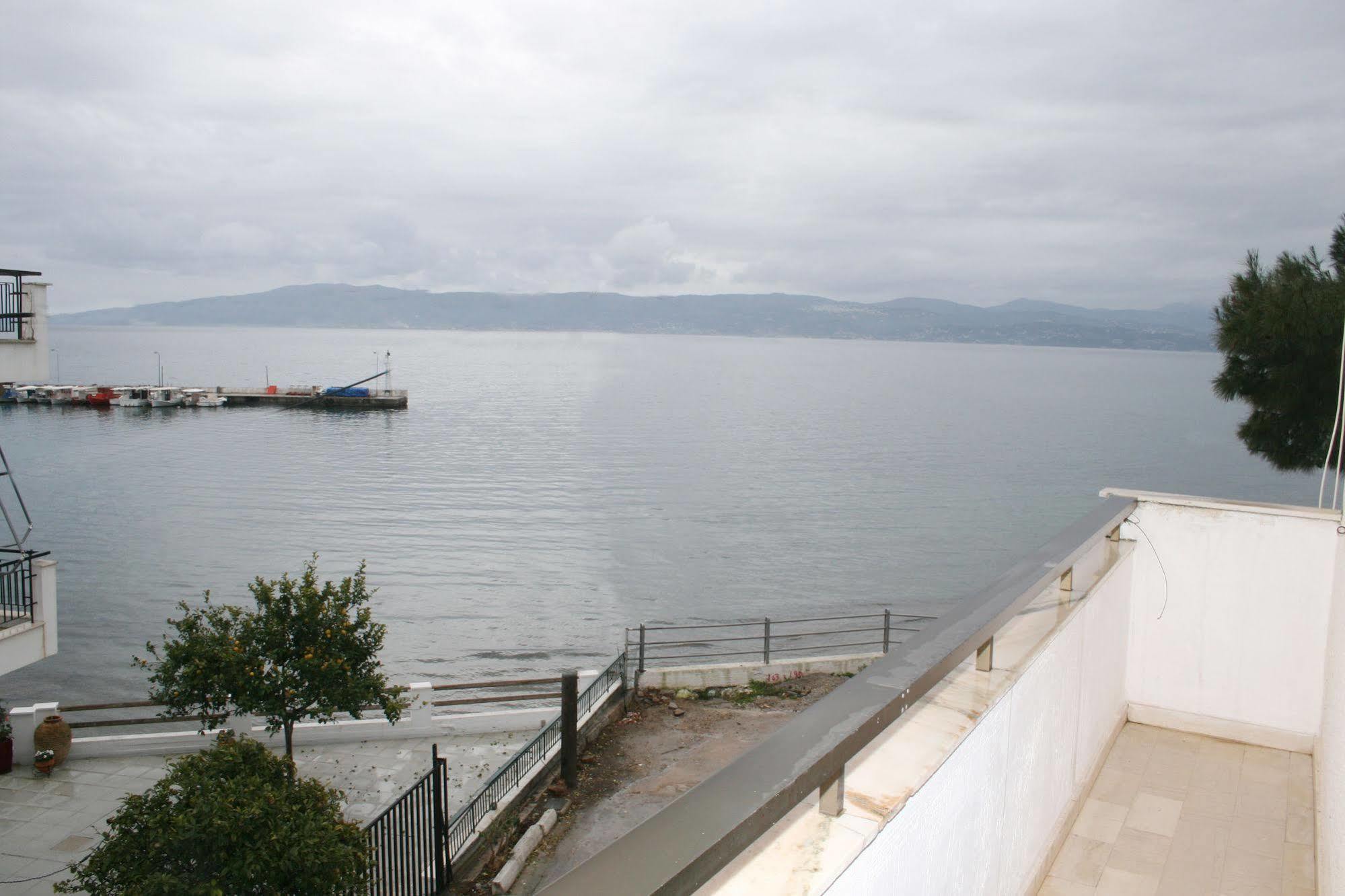 Aparthotel Iliahtides Amarynthos Exterior photo