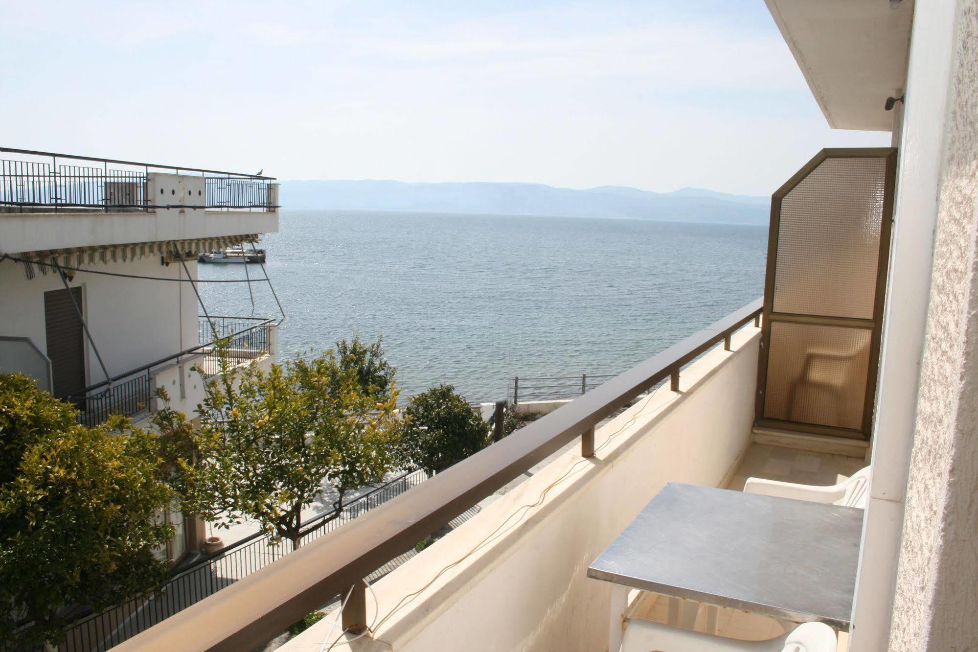 Aparthotel Iliahtides Amarynthos Exterior photo